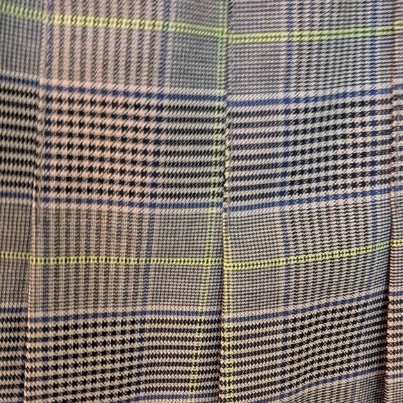 Pleated skirt - Picture 2 of 3